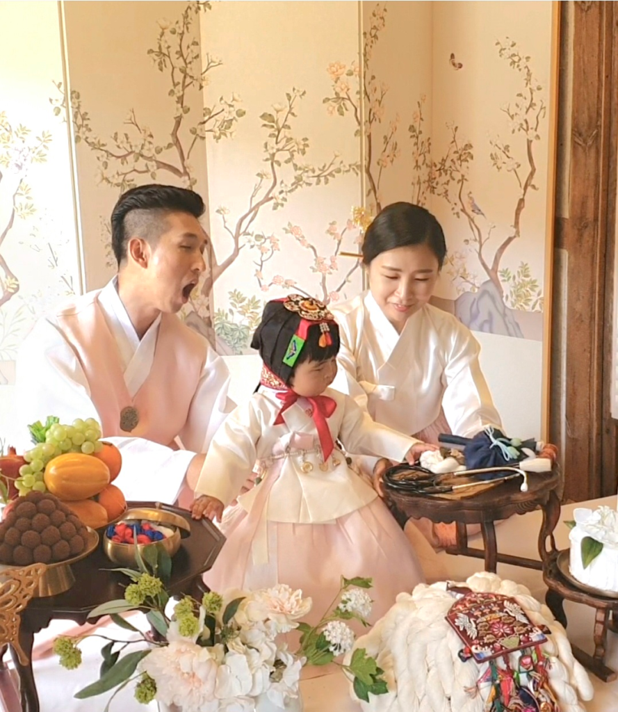 Doljanchi table prepared for the Doljabi ritual