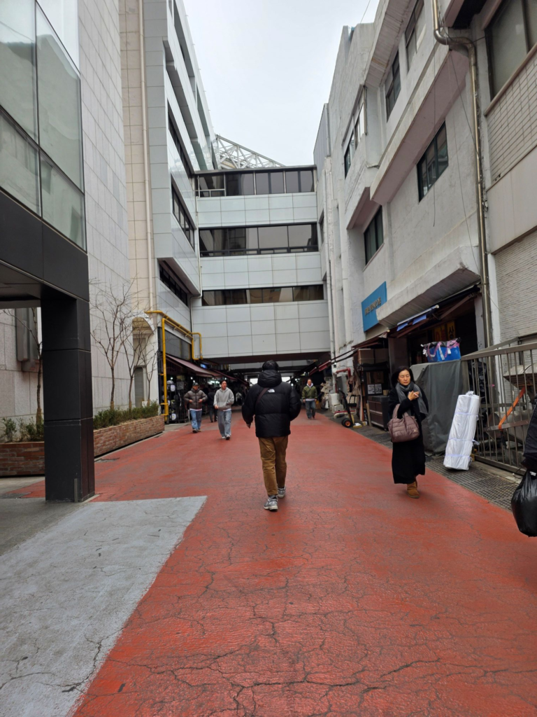 Front entrance of Dongdaemun fabric and craft market