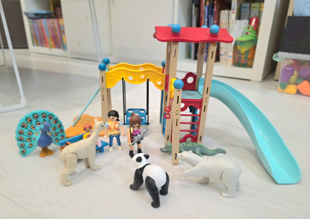 Playmobil mini playset included in a Korean Happy Meal
