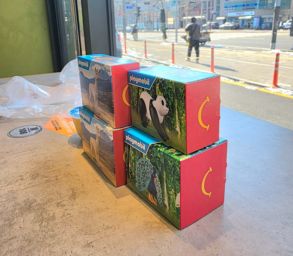 Playmobil mini playset included in a Korean Happy Meal