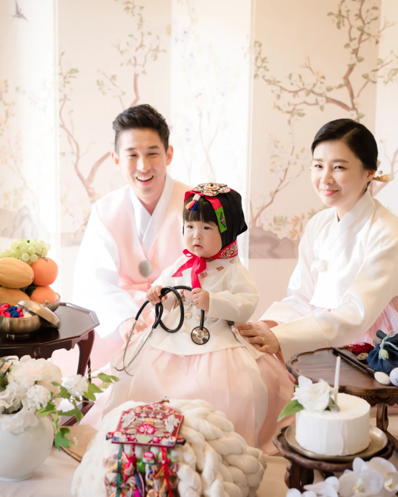 Doljabi ceremony during a Doljanchi in Korea