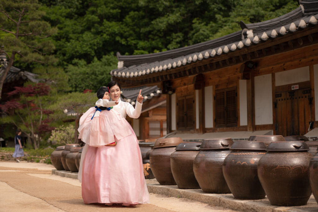 Traditional hanok venue for a Doljanchi in Korea