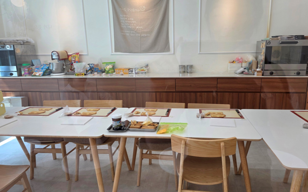 kids cooking classroom in Korea