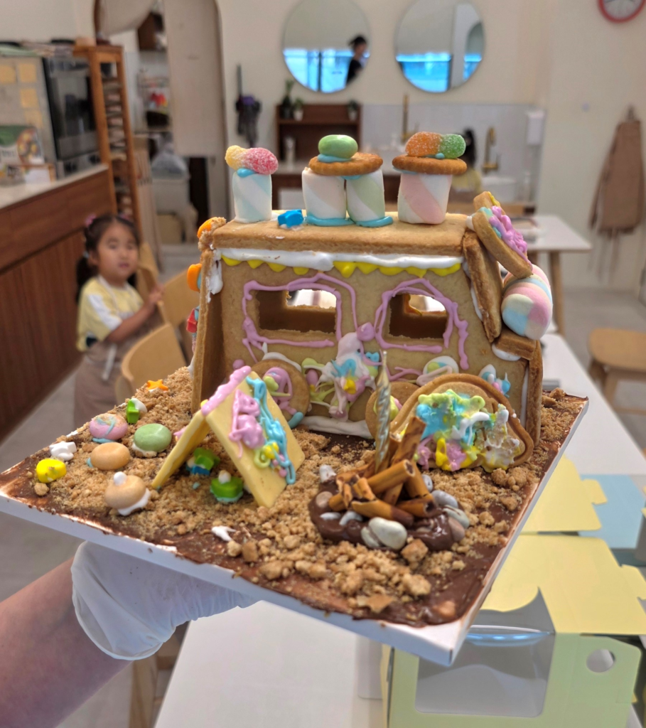 finished cookie camping car