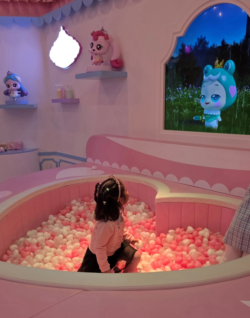 Colorful Teenieping themed rooms for children Korea