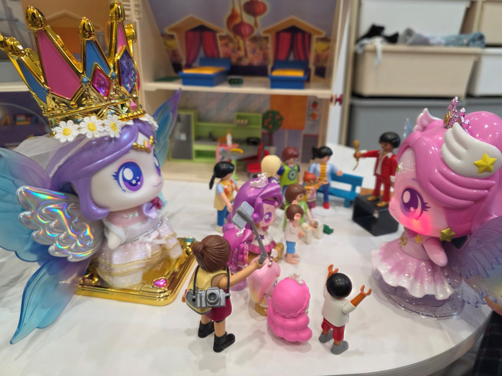 Kids mixing Teenieping toys with Playmobil characters