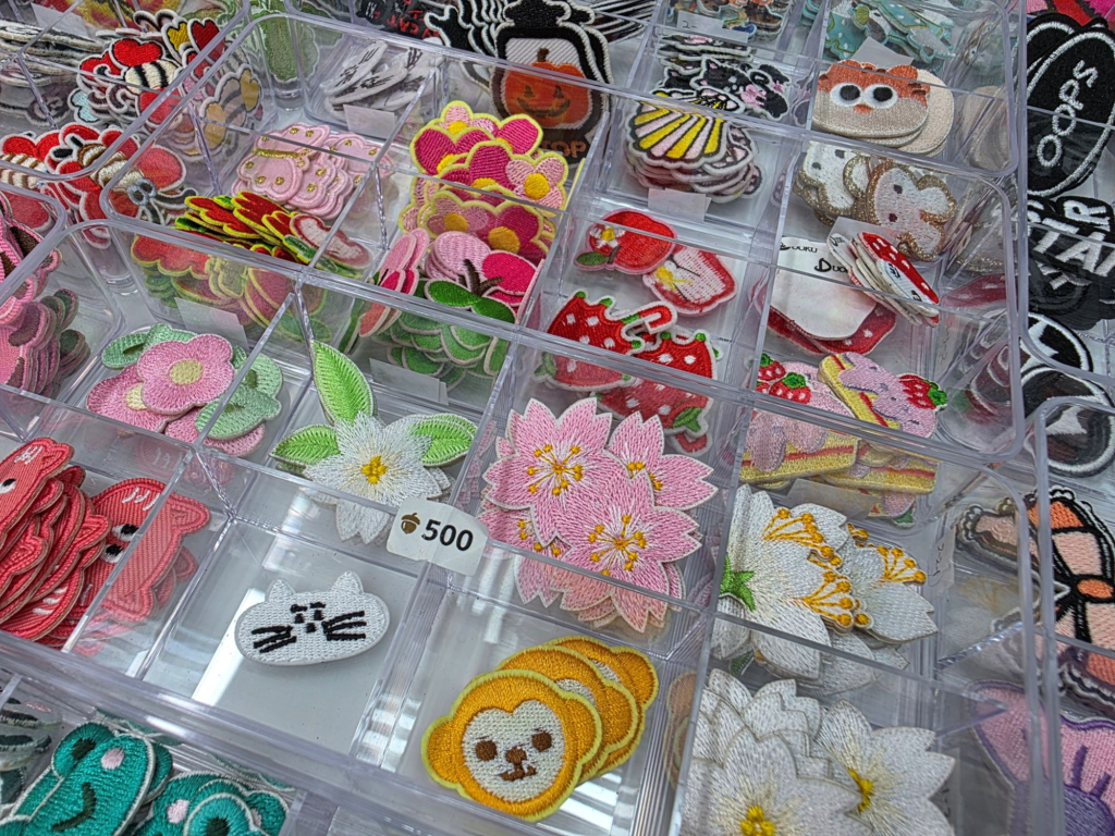 Decorative wappen and embellishment supplies at Dongdaemun