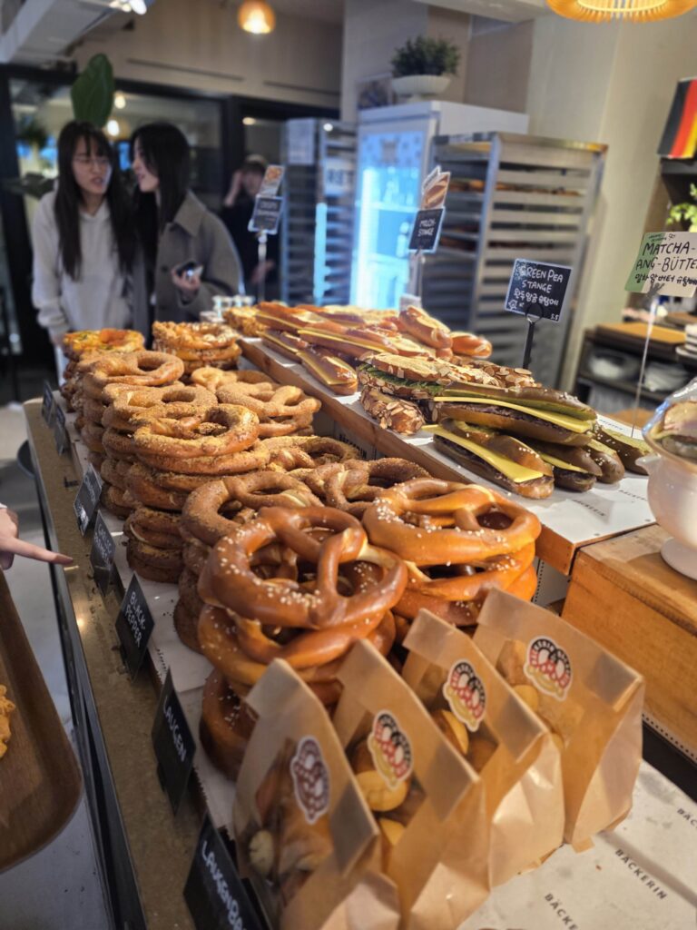 fresh pretzels at Beckerin bakery in Seongsu